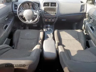 2016 Mitsubishi Outlander ES z VIN JA4AP3AU4GZ054100, wystawiony jako Copart lot #55767405 z przebiegiem 111 901 mil mil oraz Szkoda całkowita • Salvage title. Historia ofert i sprzedaży dostępna na DreamBid. Obrazek 8.