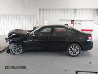 2016 BMW 3 Series 320i z VIN WBA8A9C50GK616434, wystawiony jako IAAI lot #42342037 z przebiegiem 198 579 mil mil oraz . Historia ofert i sprzedaży dostępna na DreamBid. Obrazek 14.