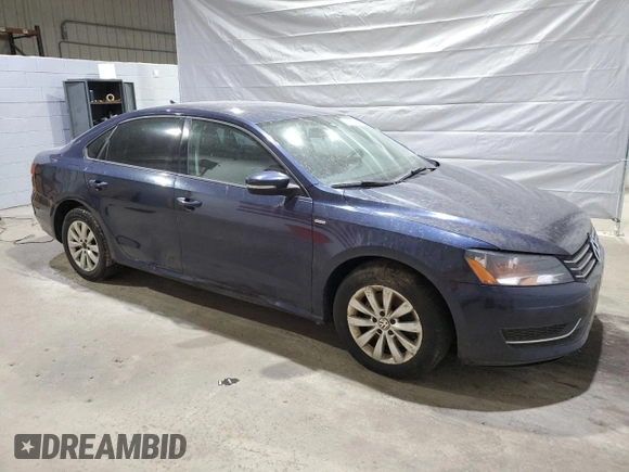 2014 Volkswagen Passat Wolfsburg Edition z VIN 1VWAT7A31EC099721, wystawiony jako Copart lot #52241945 z przebiegiem 151 115 mil mil oraz Czysty tytuł • Clean title. Historia ofert i sprzedaży dostępna na DreamBid. Obrazek 4.