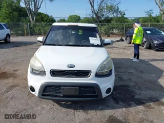 2013 Kia Soul with VIN KNDJT2A57D7754706, listed as a IAAI auction lot 41942848 with 151,463 mi miles. Bid and sale history available at carsss.com. Image 12.