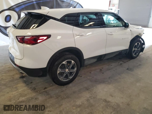 2021 Chevrolet Blazer LT z VIN 3GNKBCR42MS578228, wystawiony jako Copart lot #61179855 z przebiegiem 41 021 mil mil oraz Czysty tytuł • Clean title. Historia ofert i sprzedaży dostępna na DreamBid. Obrazek 3.