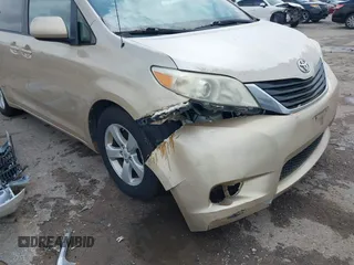 2011 Toyota Sienna LE AAS with VIN 5TDKK3DC4BS037240, listed as a IAAI auction lot 42091924 with 160,748 mi miles. Bid and sale history available at carsss.com. Image 12.