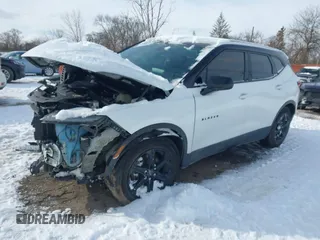 2024 Chevrolet Blazer RS z VIN 3GNKBKRS1RS155981, wystawiony jako IAAI lot #41614035 z przebiegiem 1383 mil mil oraz . Historia ofert i sprzedaży dostępna na DreamBid. Obrazek 19.