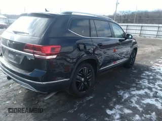 2019 Volkswagen Atlas SEL with VIN 1V2ER2CA2KC512578, listed as a IAAI auction lot 41265733 with 110,977 mi miles and . Bid and sale history available at DreamBid. Image 4.