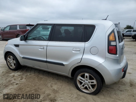 2010 Kia Soul + with VIN KNDJT2A25A7162898, listed as a Copart auction lot 86285544 with 175,864 mi miles and Clean Title. Bid and sale history available at DreamBid. Image 2.