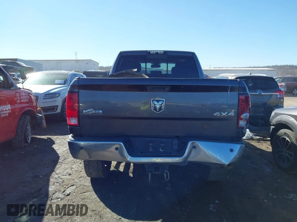 2015 Ram 2500 SLT with VIN 3C6UR5DL5FG685844, listed as a IAAI auction lot 41625743 with 203,224 mi miles. Bid and sale history available at carsss.com. Image 17.