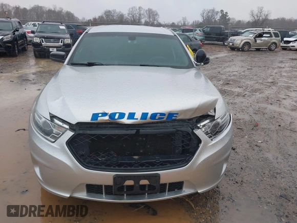 2015 Ford Police Interceptor с VIN 1FAHP2MK8FG190240, выставлен на аукционе IAAI как лот 41570580 с пробегом 131 158 миль миль и . История ставок и продаж доступна на DreamBid. Изображение 12.