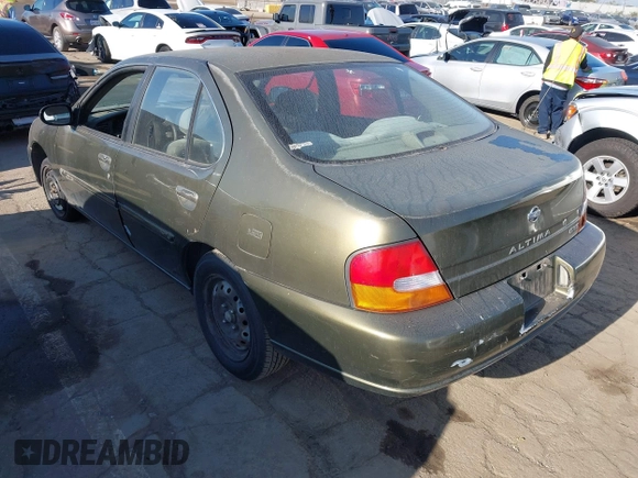 1998 Nissan Altima XE with VIN 1N4DL01D9WC178142, listed as a IAAI auction lot 42207069 with 204,834 mi miles and . Bid and sale history available at DreamBid. Image 3.