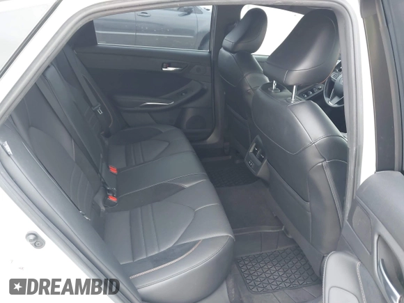 2019 Toyota Avalon XLE with VIN 4T1BZ1FB4KU032065, listed as a IAAI auction lot 42203393 with 109,649 mi miles. Bid and sale history available at carsss.com. Image 8.