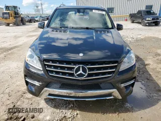 2015 Mercedes-Benz M 350 z VIN 4JGDA5JB9FA610926, wystawiony jako Copart lot #56190105 z przebiegiem 73 206 mil mil oraz Szkoda całkowita • Salvage title. Historia ofert i sprzedaży dostępna na DreamBid. Obrazek 5.