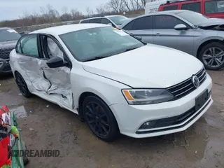 2016 Volkswagen Jetta Sport z VIN 3VWD17AJ3GM391535, wystawiony jako IAAI lot #41963958 z przebiegiem 150 391 mil mil oraz . Historia ofert i sprzedaży dostępna na DreamBid. Obrazek 1.