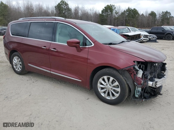 2018 Chrysler Pacifica Touring L with VIN 2C4RC1BG4JR204371, listed as a Copart auction lot 47564655 with NaN miles and Salvage Title. Bid and sale history available at carsss.com. Image 4.