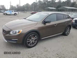 2016 Volvo V60 Cross Country T5 with VIN YV4612HK8G1003514, listed as a Copart auction lot 44733845 with 117,810 mi miles and Clean Title. Bid and sale history available at carsss.com. Image 1.