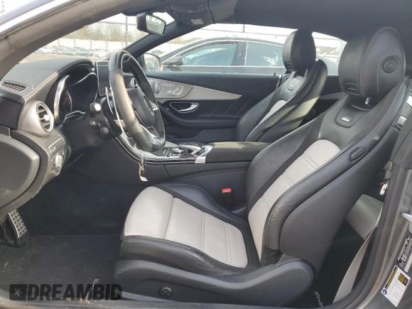 2017 Mercedes-Benz C 63 S AMG z VIN WDDWK8HBXHF541368, wystawiony jako Copart lot #88730985 z przebiegiem 48 044 mil mil oraz Szkoda całkowita • Salvage title. Historia ofert i sprzedaży dostępna na DreamBid. Obrazek 7.