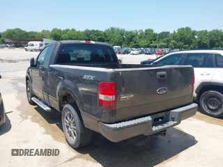 2005 Ford F-150 XL z VIN 1FTRF12W15KB89802, wystawiony jako IAAI lot #42273187 z przebiegiem 227 348 mil mil oraz . Historia ofert i sprzedaży dostępna na DreamBid. Obrazek 3.