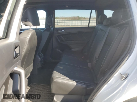 2022 Volkswagen Tiguan SE R-Line Black z VIN 3VV8B7AX5NM094495, wystawiony jako Copart lot #48711895 z przebiegiem 42 336 mil mil oraz Szkoda całkowita • Salvage title. Historia ofert i sprzedaży dostępna na DreamBid. Obrazek 11.