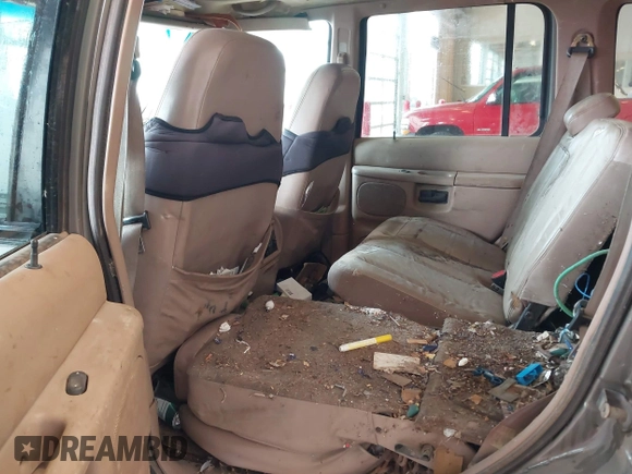 2000 Ford Explorer Eddie Bauer with VIN 1FMZU74E8YZB41346, listed as a IAAI auction lot 41601042 with 295,103 mi miles and . Bid and sale history available at DreamBid. Image 8.