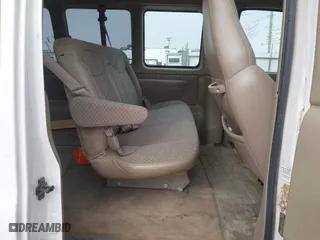 2000 Chevrolet Express Van with VIN 1GAHG39R0Y1233974, listed as a IAAI auction lot 41729422 with 132,827 mi miles. Bid and sale history available at carsss.com. Image 8.