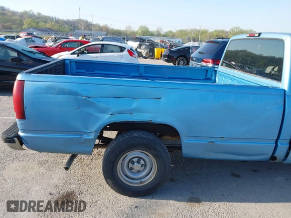 1996 Chevrolet Silverado 1500 with VIN 1GCEC14W2TZ142772, listed as a IAAI auction lot 41986326 with 249,738 mi miles and . Bid and sale history available at DreamBid. Image 6.
