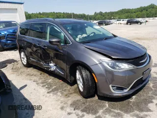 2017 Chrysler Pacifica Touring L Plus with VIN 2C4RC1EG2HR530806, listed as a Copart auction lot 51471914 with 108,550 mi miles and Salvage Title. Bid and sale history available at DreamBid. Image 4.