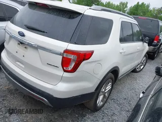 2016 Ford Explorer XLT with VIN 1FM5K7D83GGA82604, listed as a IAAI auction lot 42047962 with 198,270 mi miles and . Bid and sale history available at carsss.com. Image 4.
