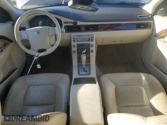 2008 Volvo V70 with VIN YV1BW982581020102, listed as a Copart auction lot 42049555 with 137,098 mi miles and Salvage Title. Bid and sale history available at DreamBid. Image 8.