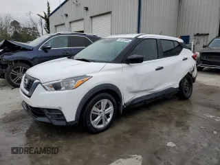 2020 Nissan Kicks S with VIN 3N1CP5BV5LL557639, listed as a Copart auction lot 44612695 with 80,663 mi miles and Salvage Title. Bid and sale history available at carsss.com. Image 1.