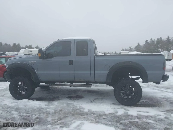 2006 Ford Super Duty F-250 XL with VIN 1FTSX21526EB97324, listed as a IAAI auction lot 41541311 with NaN miles. Bid and sale history available at carsss.com. Image 14.