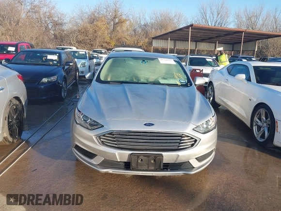 2018 Ford Fusion Hybrid SE with VIN 3FA6P0LU9JR162611, listed as a IAAI auction lot 41760137 with 62,658 mi miles. Bid and sale history available at carsss.com. Image 12.