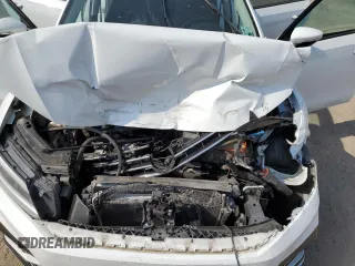 2018 Volkswagen Passat S z VIN 1VWAA7A34JC011566, wystawiony jako Copart lot #53610105 z przebiegiem 83 721 mil mil oraz Szkoda całkowita • Salvage title. Historia ofert i sprzedaży dostępna na DreamBid. Obrazek 12.