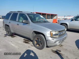 2006 Chevrolet TrailBlazer LS with VIN 1GNDT13S762231896, listed as a IAAI auction lot 40548299 with 229,861 mi miles and . Bid and sale history available at DreamBid. Image 1.