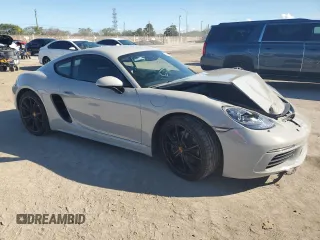 2024 Porsche 718 Cayman z VIN WP0AA2A82RK255106, wystawiony jako Copart lot #46917485 z przebiegiem 13 662 mil mil oraz Szkoda całkowita • Salvage title. Historia ofert i sprzedaży dostępna na DreamBid. Obrazek 4.