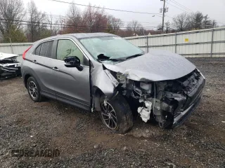 2020 Mitsubishi Eclipse Cross ES z VIN JA4AS3AAXLZ017311, wystawiony jako Copart lot #49521925 z przebiegiem 52 687 mil mil oraz Szkoda całkowita • Salvage title. Historia ofert i sprzedaży dostępna na DreamBid. Obrazek 4.
