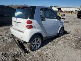 2012 Smart fortwo Pure z VIN WMEEJ3BA4CK541976, wystawiony jako Copart lot #88911095 z przebiegiem Nie podano mil oraz Nie do naprawy • Non repairable. Historia ofert i sprzedaży dostępna na DreamBid. Obrazek 3.