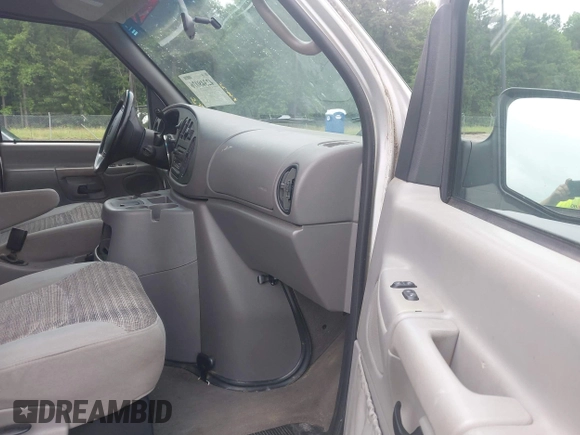 2001 Ford Econoline Passenger XL с VIN 1FBSS31S21HB41485, выставлен на аукционе IAAI как лот 42348076 с пробегом 137 270 миль миль и . История ставок и продаж доступна на DreamBid. Изображение 5.