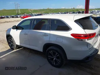 2019 Toyota Highlander LE с VIN 5TDZARFH6KS059138, выставлен на аукционе IAAI как лот 42515986 с пробегом 81 016 миль миль и . История ставок и продаж доступна на DreamBid. Изображение 15.