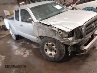 2005 Toyota Tacoma with VIN 5TEUX42N85Z105423, listed as a IAAI auction lot 41423297 with 364,168 mi miles and . Bid and sale history available at DreamBid. Image 1.