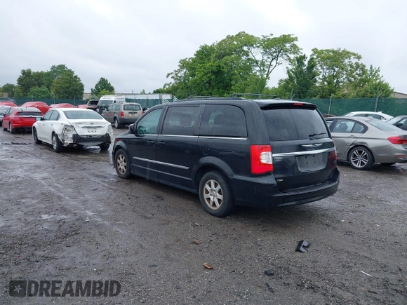 2012 Chrysler Town & Country Touring z VIN 2C4RC1BG2CR326214, wystawiony jako IAAI lot #42375949 z przebiegiem 144 295 mil mil oraz . Historia ofert i sprzedaży dostępna na DreamBid. Obrazek 3.