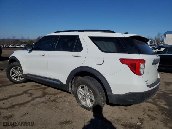 2021 Ford Explorer XLT with VIN 1FMSK8DHXMGA25899, listed as a Copart auction lot 46684095 with 58,053 mi miles and Salvage Title. Bid and sale history available at carsss.com. Image 2.