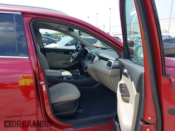 2019 Kia Sorento LX with VIN 5XYPG4A3XKG527468, listed as a IAAI auction lot 41904631 with 93,525 mi miles. Bid and sale history available at carsss.com. Image 5.