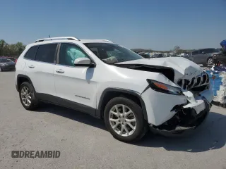 2018 Jeep Cherokee Latitude with VIN 1C4PJLCB6JD587468, listed as a Copart auction lot 52258695 with 136,466 mi miles and Salvage title. Bid and sale history available at DreamBid. Image 4.