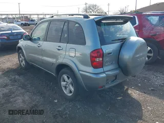 2005 Toyota RAV4 with VIN JTEHD20V750064585, listed as a IAAI auction lot 42113019 with 122,806 mi miles. Bid and sale history available at carsss.com. Image 3.