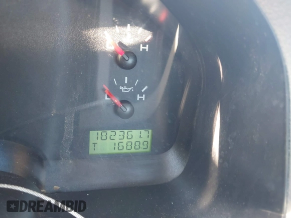 2005 Ford F-150 XL with VIN 1FTRF12245KC49536, listed as a IAAI auction lot 41666376 with 182,361 mi miles. Bid and sale history available at carsss.com. Image 7.