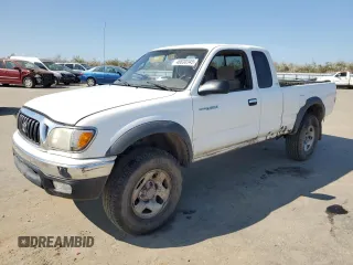 2001 Toyota Tacoma PreRunner with VIN 5TESM92N61Z822717, listed as a Copart auction lot 46830345 with 207,685 mi miles and Salvage title. Bid and sale history available at DreamBid. Image 1.
