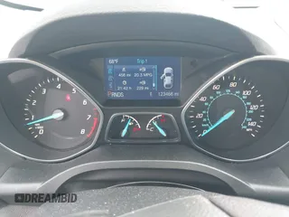 2014 Ford Escape SE with VIN 1FMCU9G90EUB76911, listed as a IAAI auction lot 42143518 with 123,466 mi miles and . Bid and sale history available at DreamBid. Image 7.