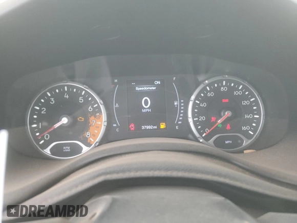2018 Jeep Renegade Latitude with VIN ZACCJABH4JPH33439, listed as a Copart auction lot 48792455 with 37,992 mi miles and Salvage title. Bid and sale history available at DreamBid. Image 9.