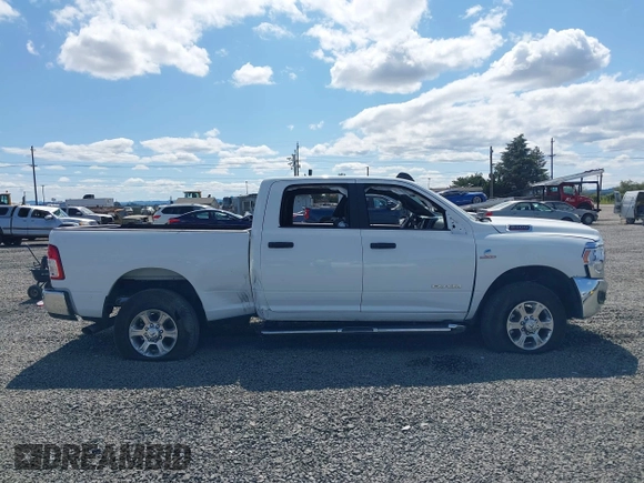 2024 Ram 2500 Big Horn z VIN 3C6UR5DL5RG303820, wystawiony jako IAAI lot #42615583 z przebiegiem 14 564 mil mil oraz . Historia ofert i sprzedaży dostępna na DreamBid. Obrazek 14.
