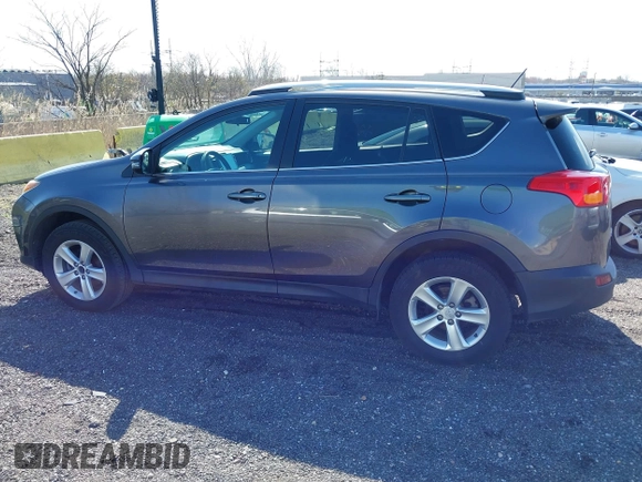 2014 Toyota RAV4 XLE with VIN 2T3RFREV2EW143193, listed as a IAAI auction lot 41892552 with 185,433 mi miles. Bid and sale history available at carsss.com. Image 14.