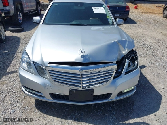 2013 Mercedes-Benz E-Class E 350 Luxury with VIN WDDHF8JB4DA710394, listed as a IAAI auction lot 41708482 with 88,954 mi miles. Bid and sale history available at carsss.com. Image 12.