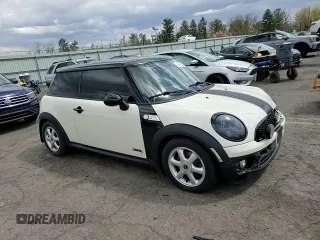 2008 MINI Hardtop with VIN WMWMF33528TT64260, listed as a Copart auction lot 52642935 with 82,502 mi miles and Salvage Title. Bid and sale history available at DreamBid. Image 11.